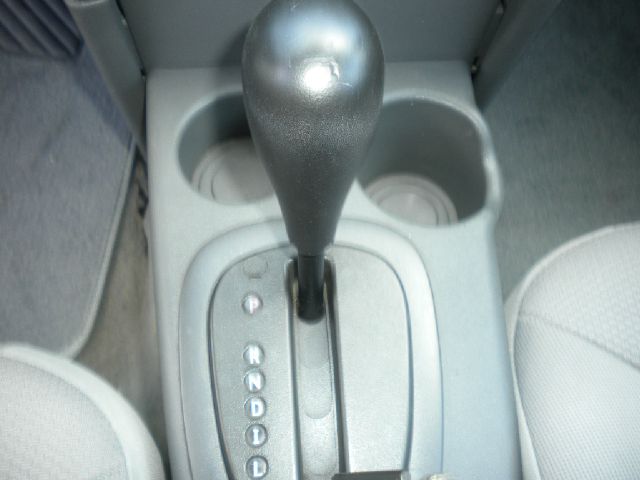 Saturn Ion 2003 photo 2