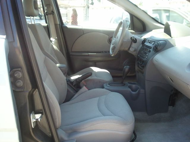 Saturn Ion 2003 photo 1