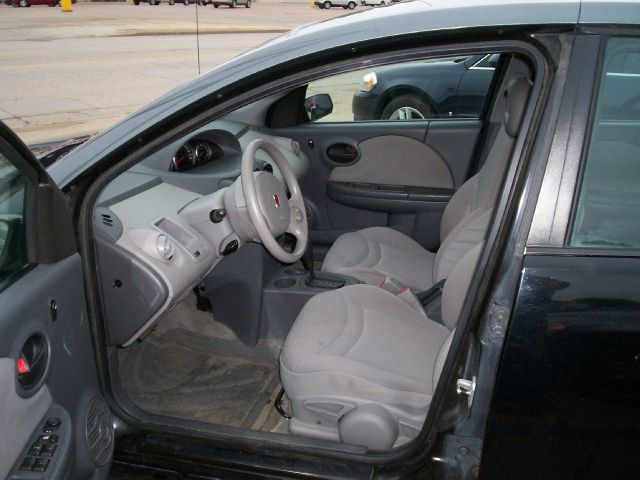 Saturn Ion 2003 photo 2