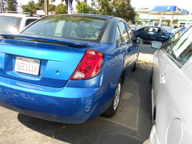 Saturn Ion 2003 photo 2