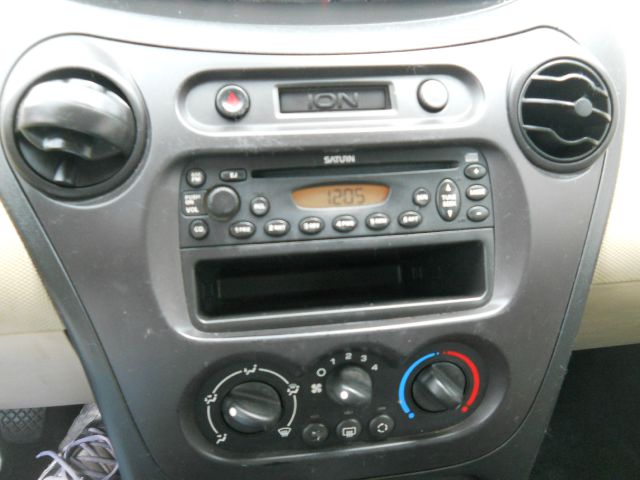 Saturn Ion 2003 photo 7