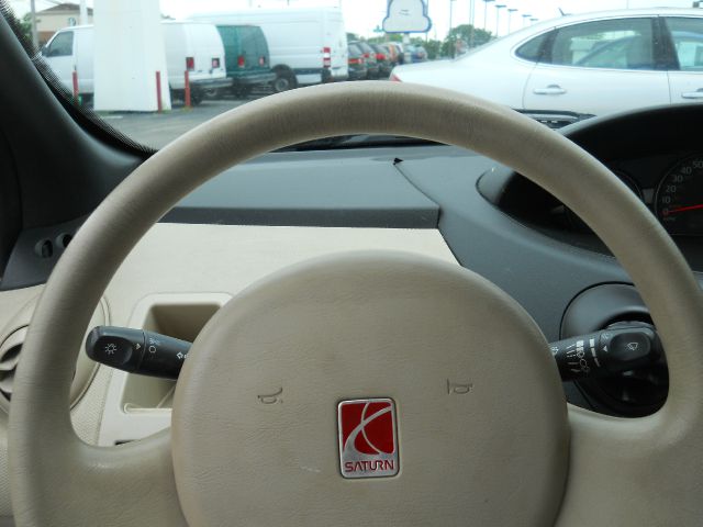 Saturn Ion 2003 photo 8