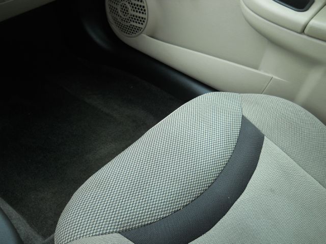 Saturn Ion 2003 photo 9