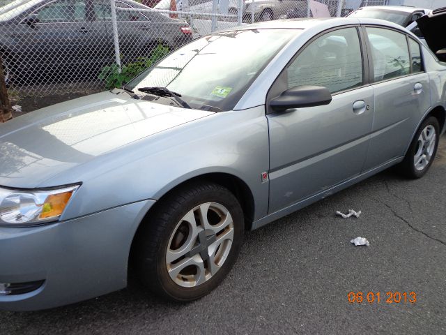 Saturn Ion 2003 photo 1