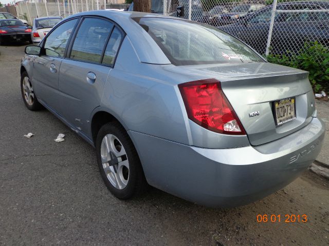 Saturn Ion 2003 photo 2