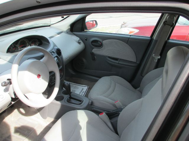 Saturn Ion 2003 photo 2