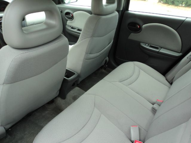 Saturn Ion 2003 photo 1