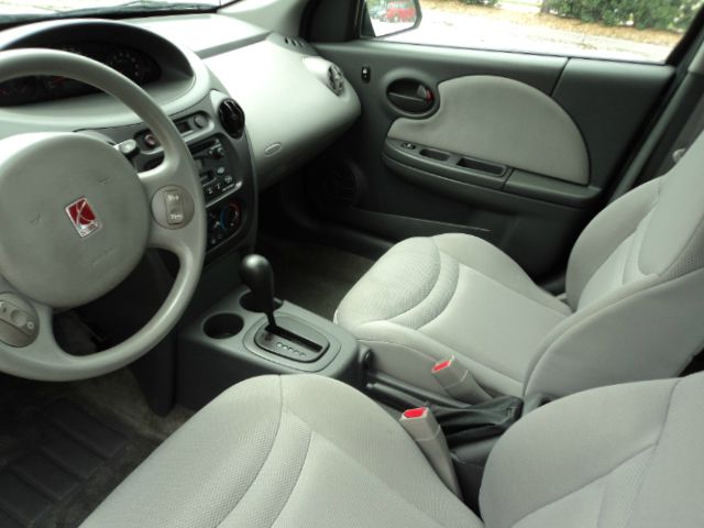 Saturn Ion 2003 photo 3