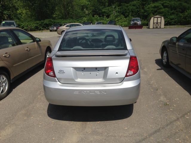 Saturn Ion 2004 photo 2