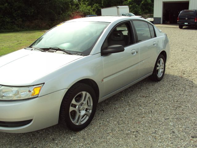 Saturn Ion 2004 photo 2