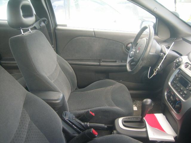 Saturn Ion 2004 photo 2