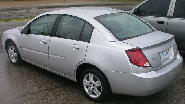 Saturn Ion 2004 photo 2