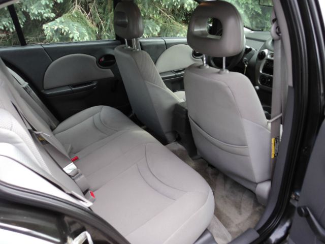 Saturn Ion 2004 photo 5