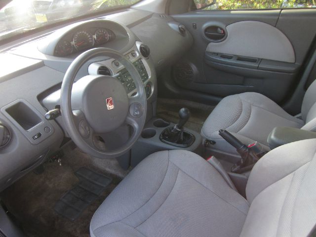 Saturn Ion 2004 photo 3