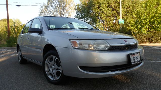 Saturn Ion 2004 photo 1