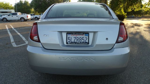 Saturn Ion 2004 photo 2