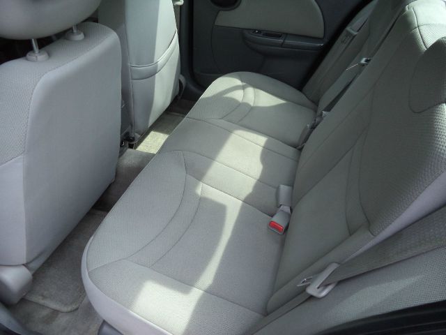 Saturn Ion 2004 photo 3