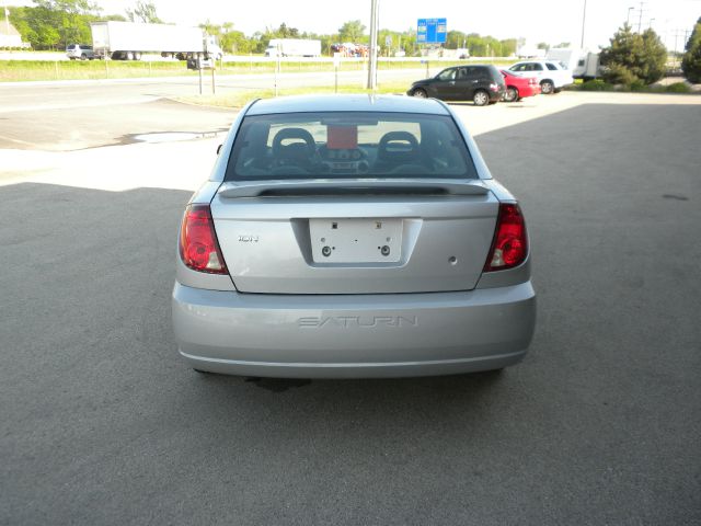 Saturn Ion 2004 photo 1