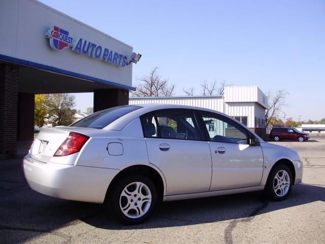 Saturn Ion 2004 photo 2