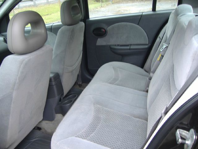 Saturn Ion 2004 photo 2