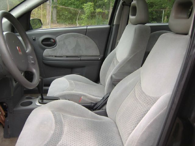 Saturn Ion 2004 photo 3