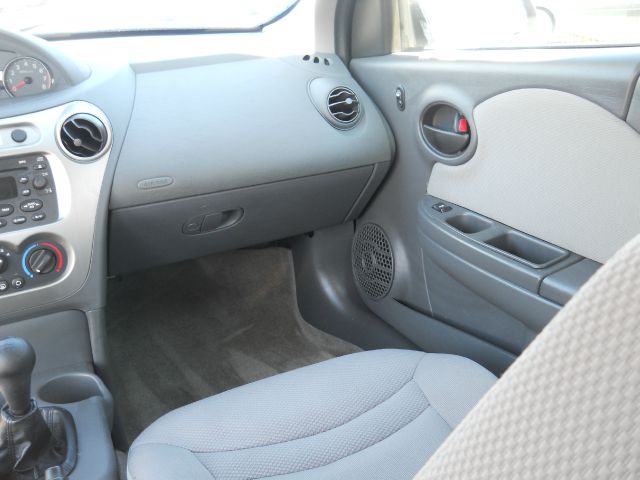 Saturn Ion 2004 photo 16