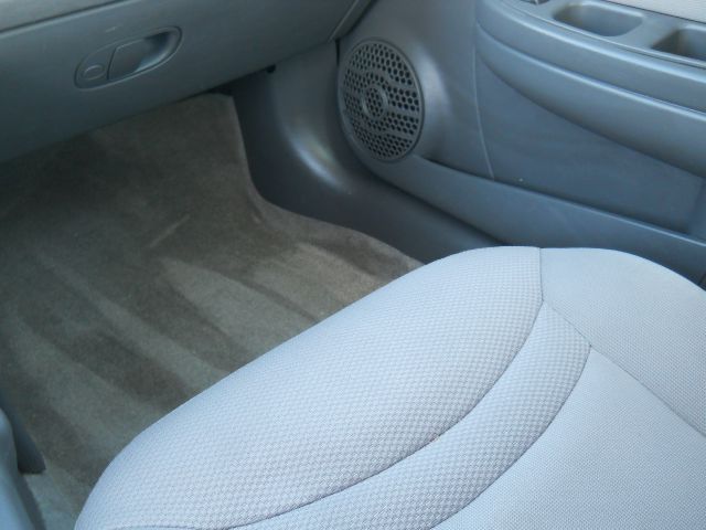 Saturn Ion 2004 photo 7