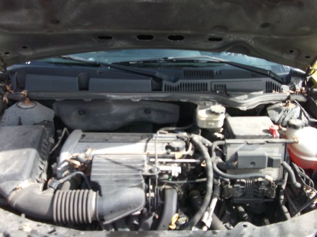 Saturn Ion 2004 photo 2