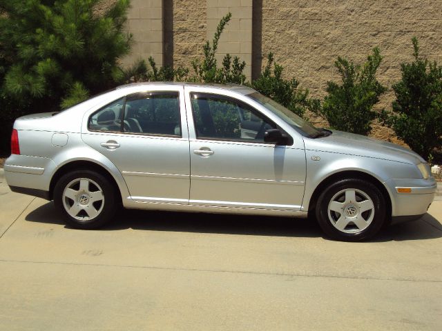 Saturn Ion 2004 photo 1