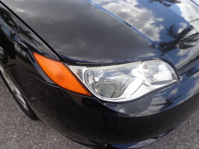 Saturn Ion 2004 photo 2