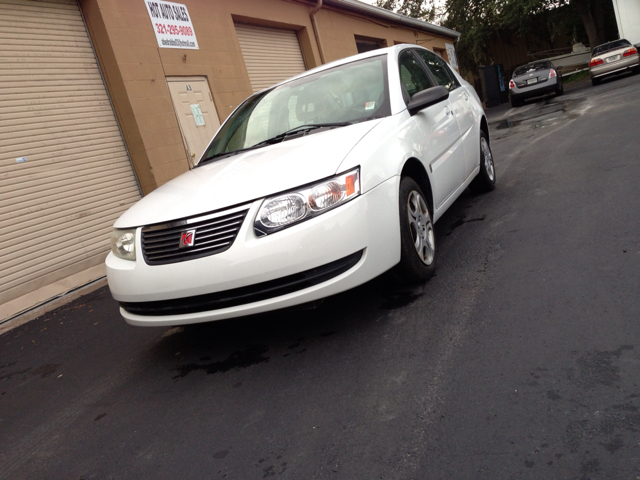 Saturn Ion 2005 photo 2