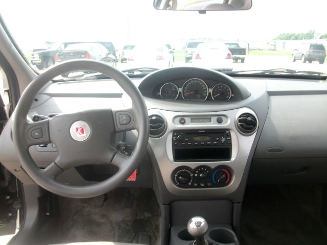 Saturn Ion 2005 photo 1