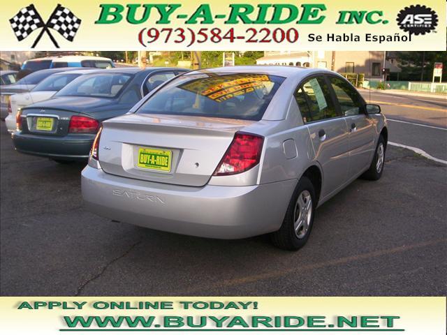 Saturn Ion 2005 photo 2