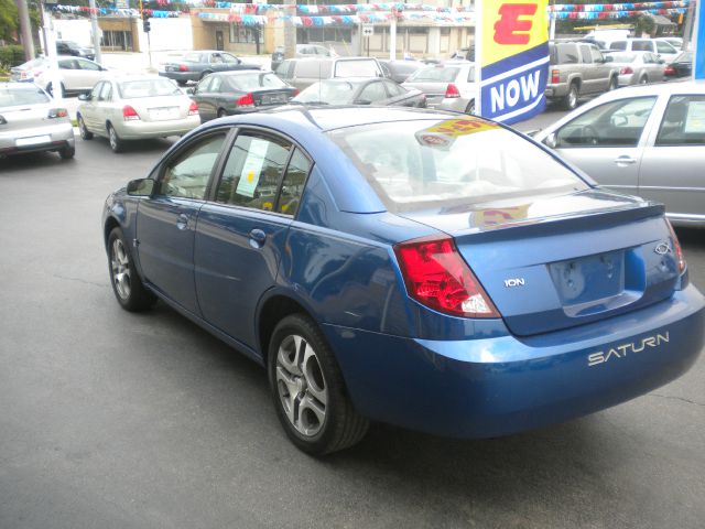 Saturn Ion 2005 photo 2