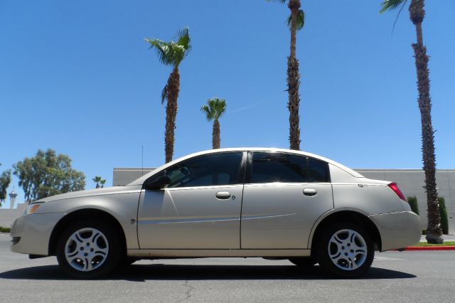 Saturn Ion 2005 photo 2