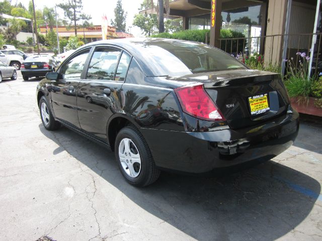 Saturn Ion LE - Like New Clean Title Sedan