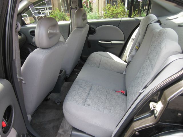 Saturn Ion 2005 photo 1