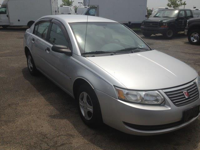 Saturn Ion 2005 photo 2