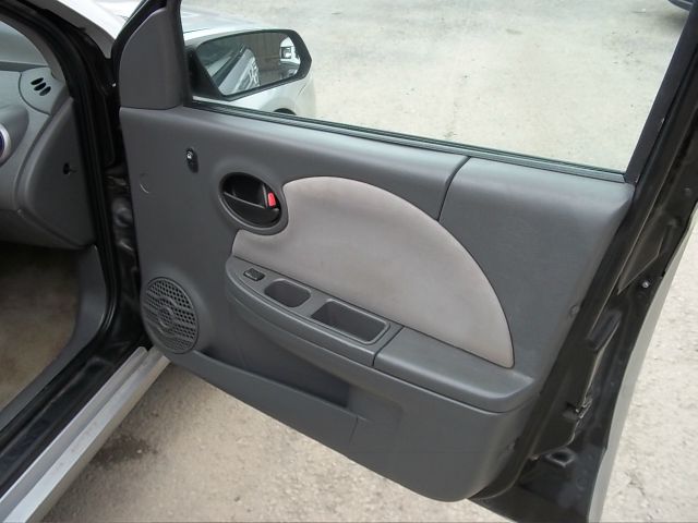 Saturn Ion 2005 photo 12