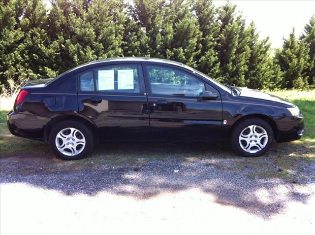 Saturn Ion 2005 photo 2