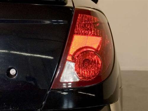 Saturn Ion 2005 photo 2