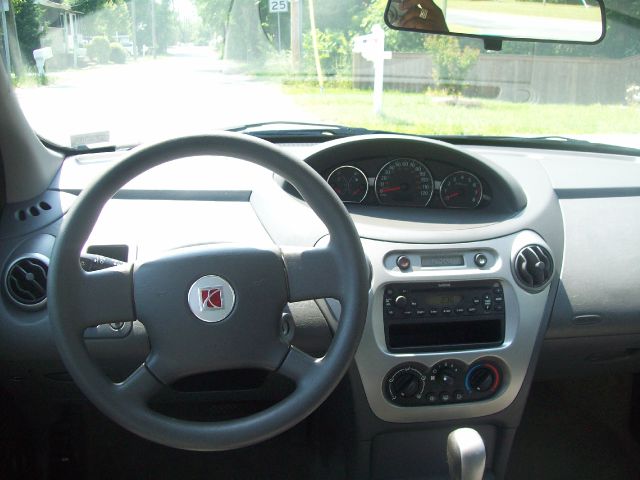 Saturn Ion 2005 photo 11