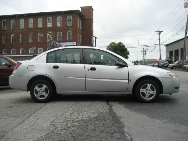 Saturn Ion 2005 photo 1