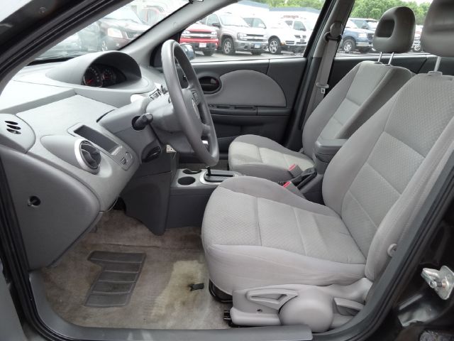 Saturn Ion 2005 photo 11