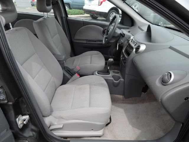 Saturn Ion 2005 photo 7