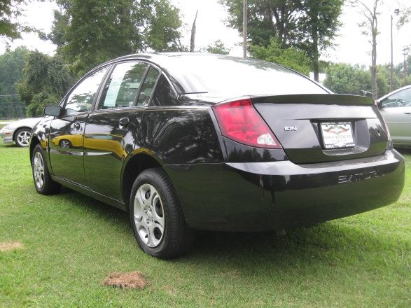 Saturn Ion 2005 photo 2