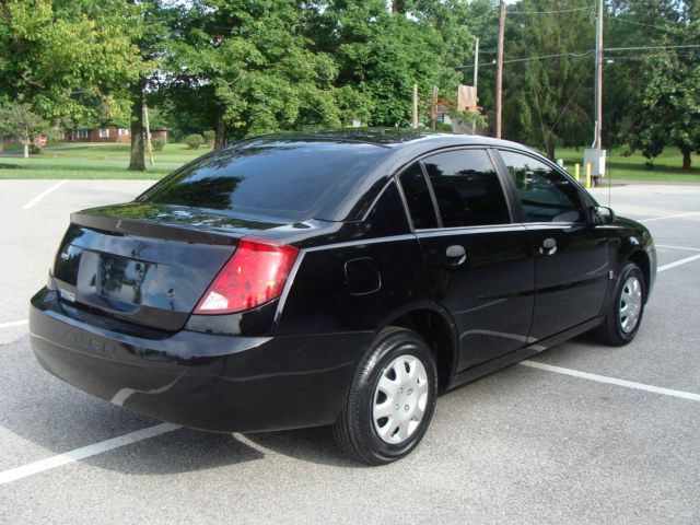 Saturn Ion 2005 photo 2