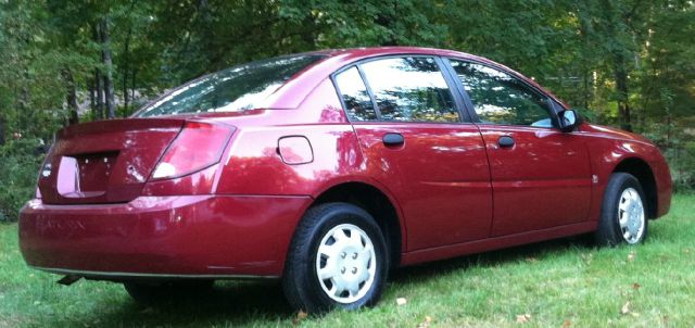 Saturn Ion 2005 photo 2