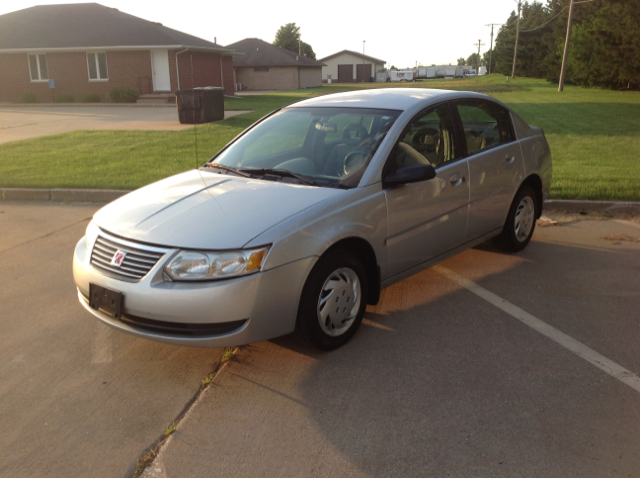 Saturn Ion 2005 photo 2