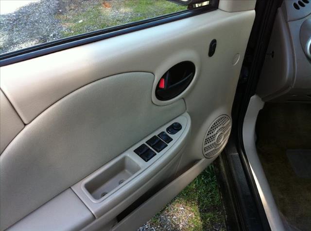 Saturn Ion 2005 photo 4